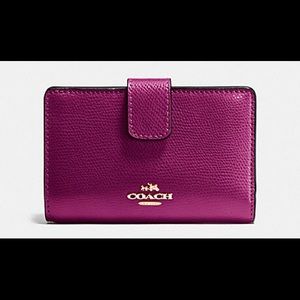 RETIRED NWT MEDIUM CORNER ZIP WALLET IN CROSSGRAIN LEATHER - Fuchsia / Gold